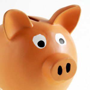Oszczędzanie na wypłatach - proste triki, które warto znać
