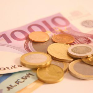Wypłata w walucie obcej - na co zwrócić uwagę?